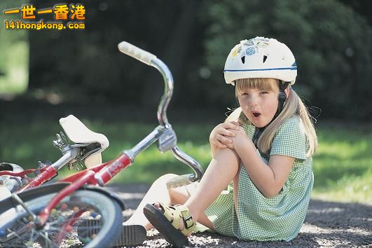 girl-falls-off-bike.jpg