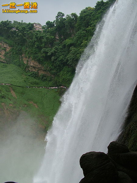 從水簾洞內觀察瀑布.jpg