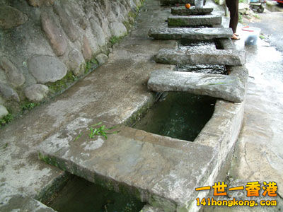 古老的洗杉坑，現在還有人在用喔