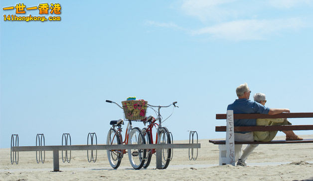 couple-on-beach-bikes-628x363.jpg