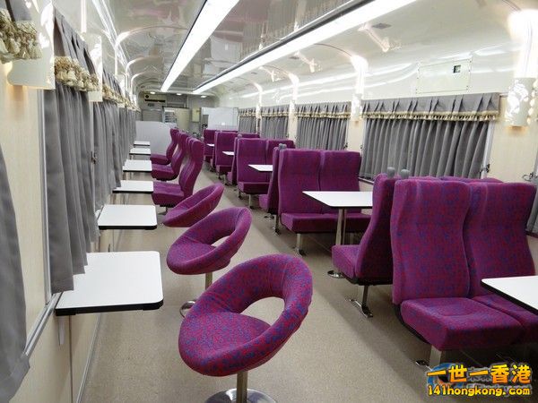 台鐵觀光餐車內部