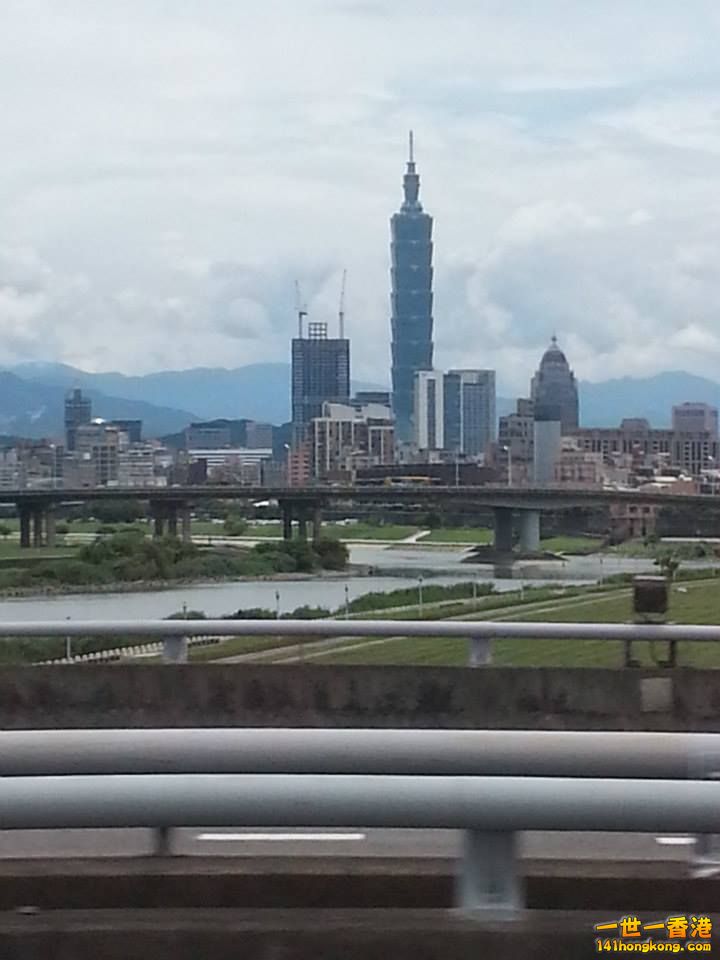 969233_382041835251700_1620642125_n.jpg