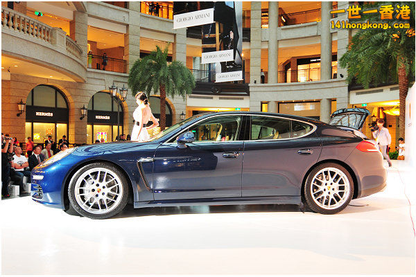 S車型最大馬力輸出420匹3.0升V6雙渦輪引擎