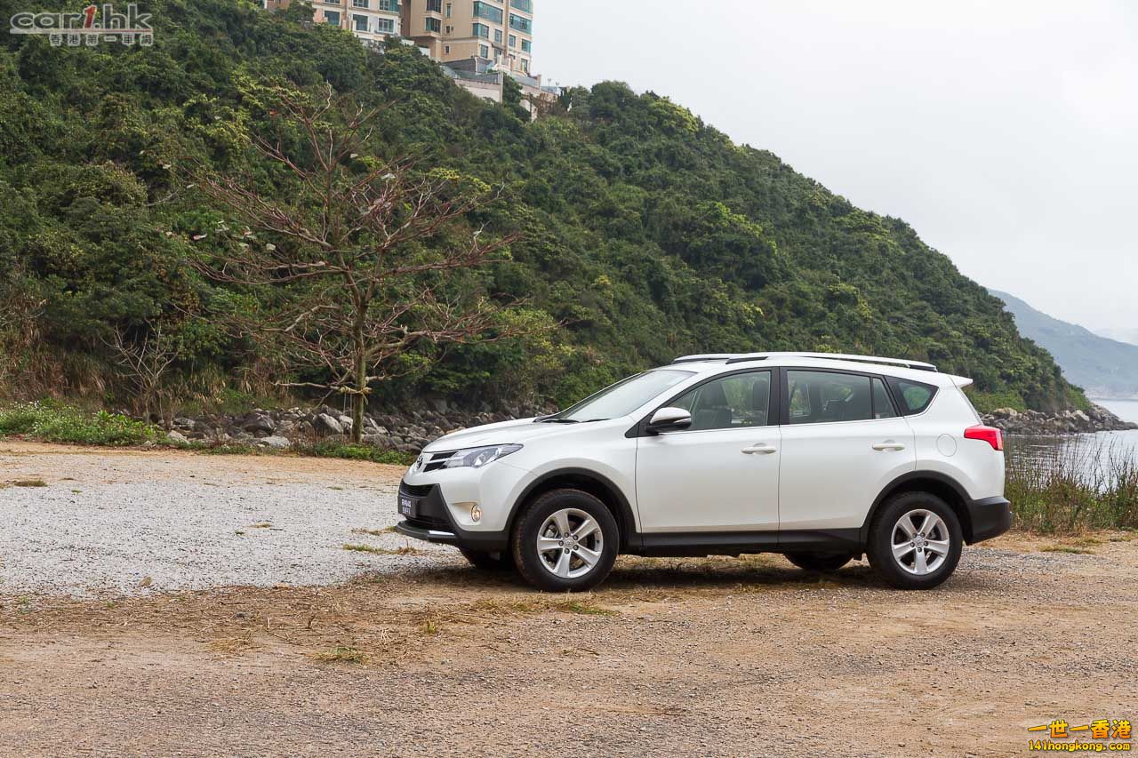 toyota-rav4-2013-review-online-05l.jpg