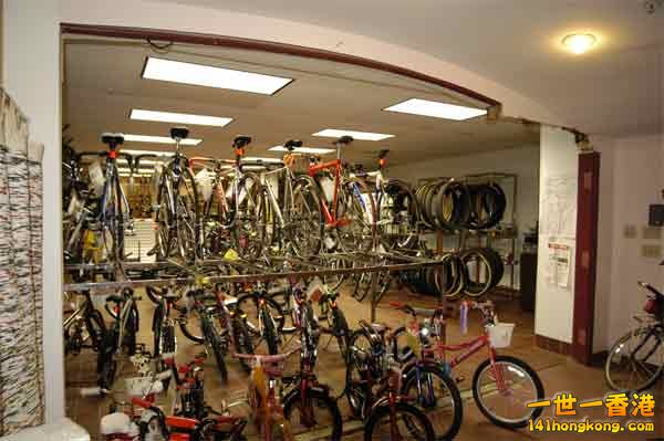 brattleborovtbikeshopinside.jpg