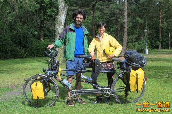 touring-tandem-bicycle-couple-588x391.jpg