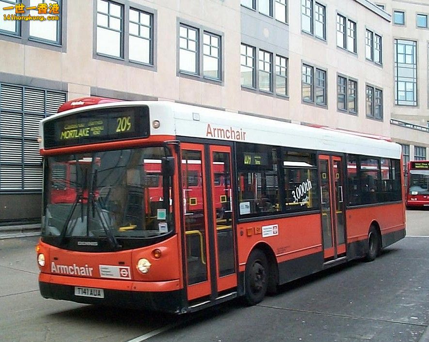Armchair T141 AUA Hammersmith.jpg
