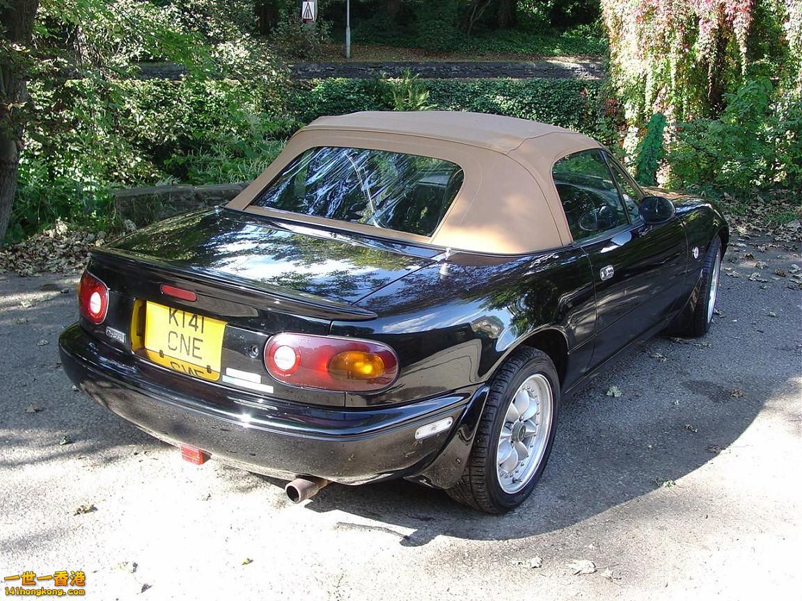 K141 CNE - 1993 Eunos Roadster (Mazda MX5).jpg