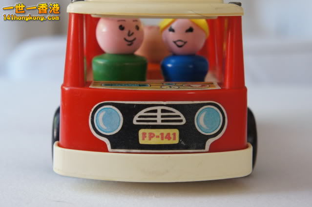fisher_price_141_mini_bus_front.jpg