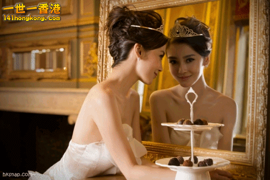 Angelababy著幾十磅長裙 扮公主 SS anigif.gif