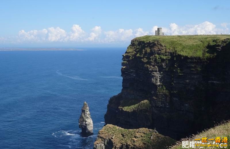 Cliffs of Moher - sea stack 2.JPG