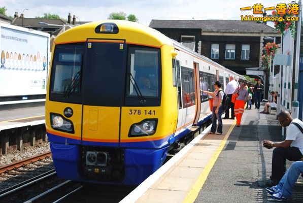 Bombardier (Derby) Class 378-1 Capitalstar 750v dc 3rd rail 4-car emu No.378 141.jpg