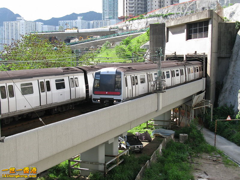 800px-MTR_M-Trains.jpg