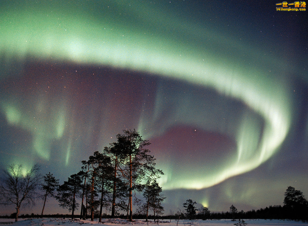 Finland-Northern_lights_Leuku_s-.jpg