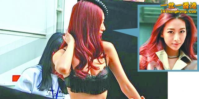 1 火辣女主播遭偷拍2.jpg