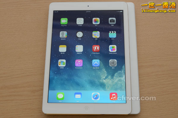 131129_ipadgalaxy_03.jpg