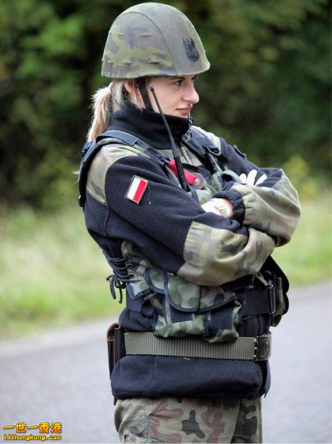Female polish soldier.jpg