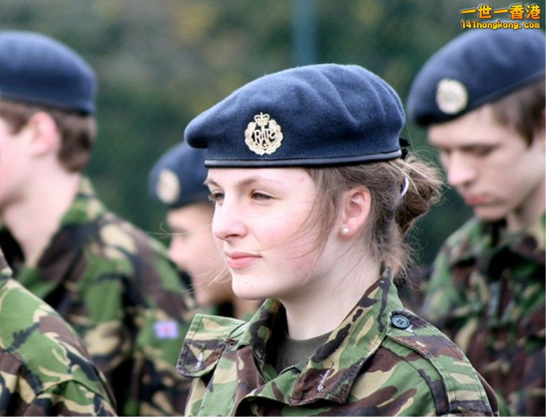 Female United Kingdom soldier.jpg