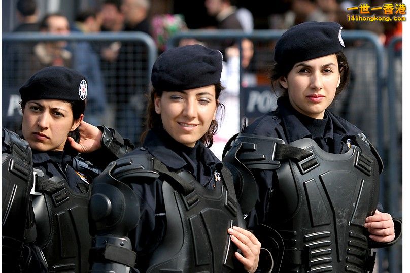 Turkish female soldiers.jpg
