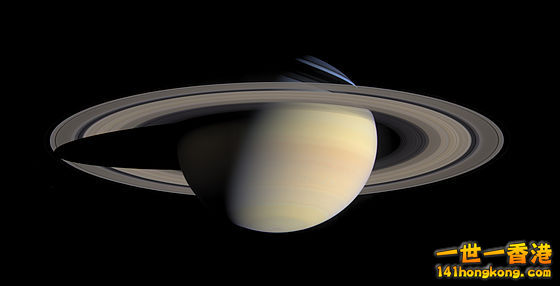 560px-Saturn_from_Cassini_Orbiter_(2004-10-06).jpeg