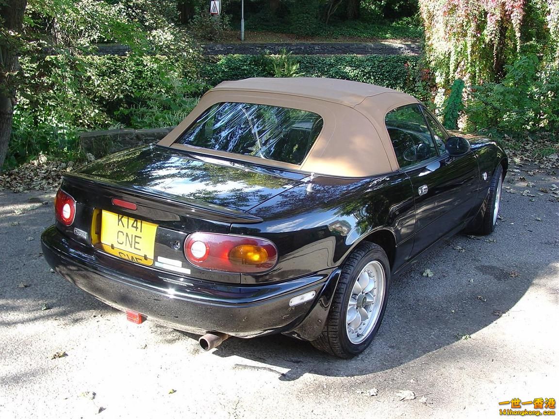 K141 CNE - 1993 Eunos Roadster (Mazda MX5).jpg