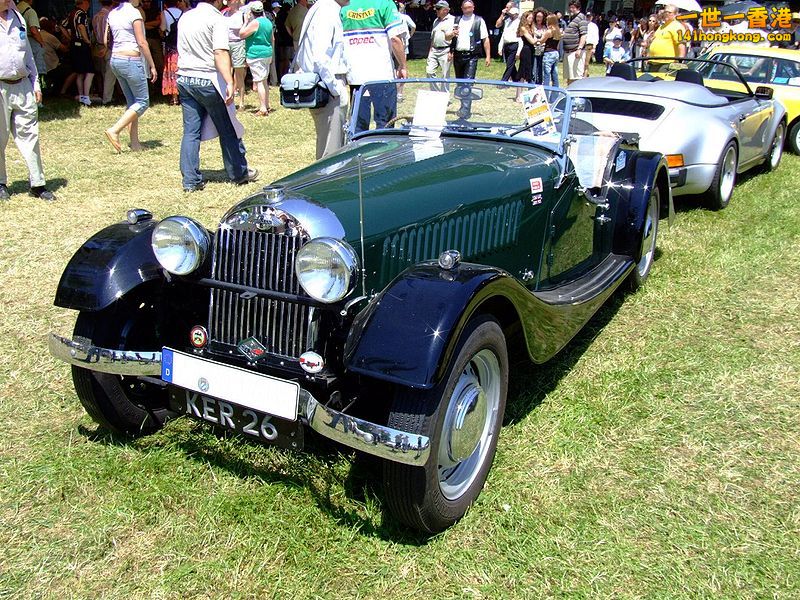 1952  flat radiator  Morgan  4.JPG