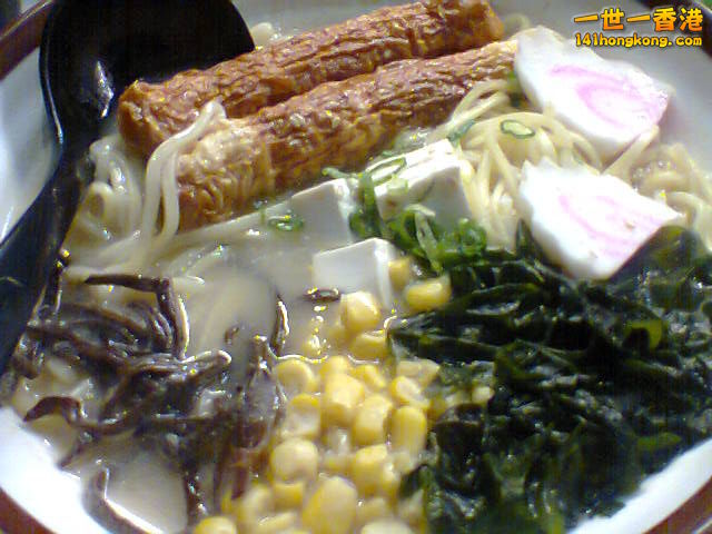 獅子狗炸魚蛋拉麵