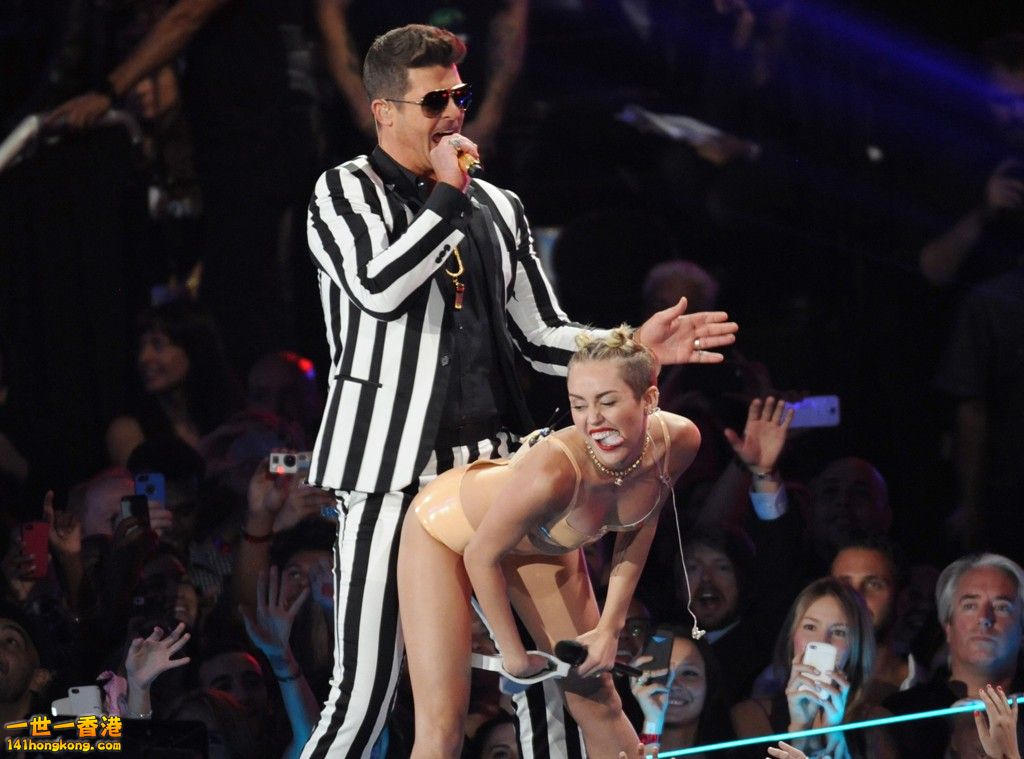 rs_1024x759-131206153417-1024_robin-thicke-miley-cyrus.jpg