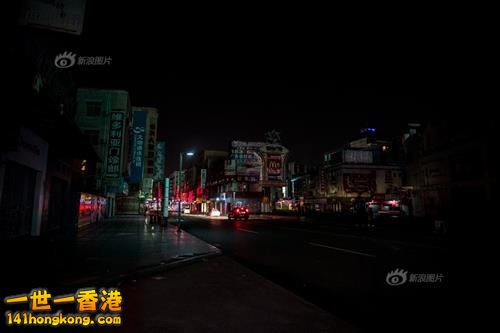 厚街一家被劝停的桑拿被贴了封条，扫黄行动也同时将东莞各镇的其它娱乐休闲场关停，酒吧、KTV、洗浴中心、电玩场所等一律停业整顿。