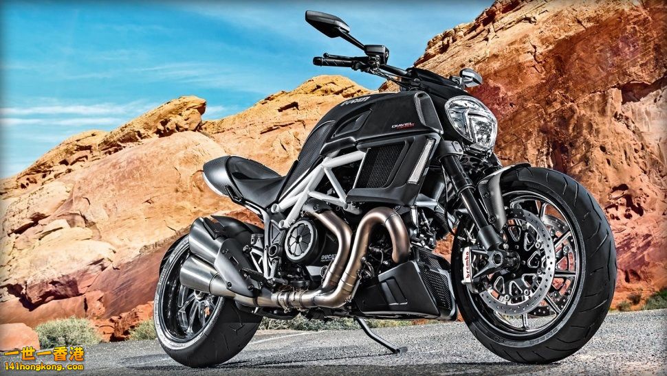 diavel-carbon_2014_amb-001-970x548-c.jpg