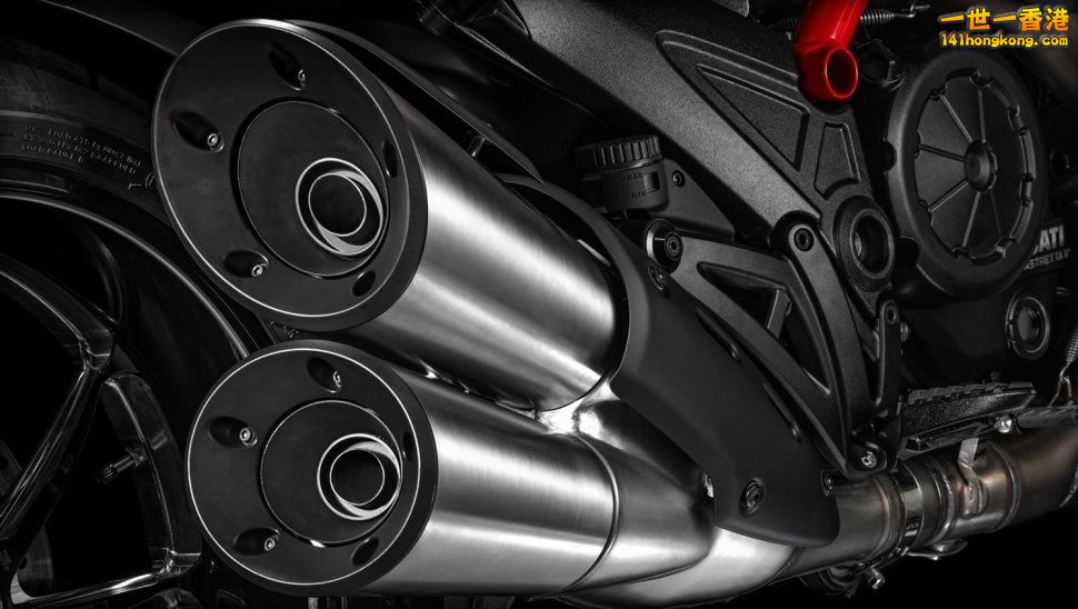ducati-diavel-carbon-exhaust-macro-970x548-c.jpg
