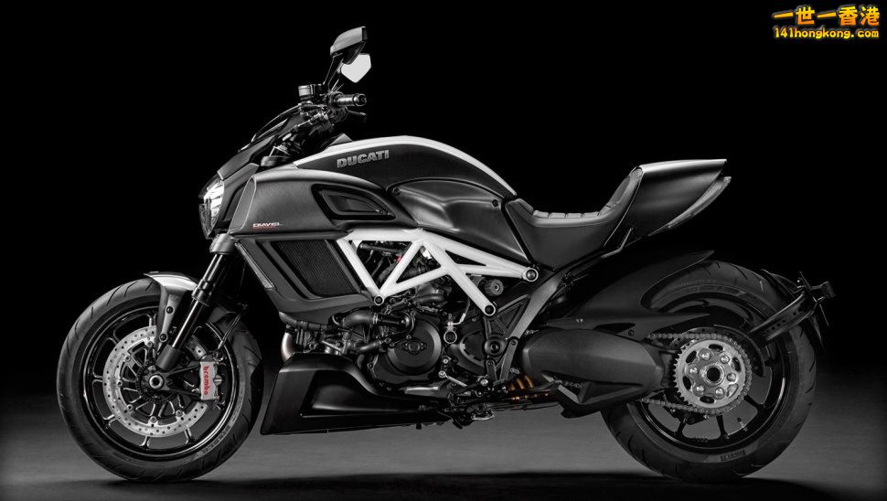 ducati-diavel-carbon-left-2-970x548-c.jpg