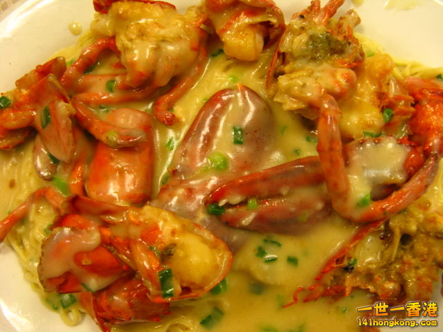 芝士焗龍蝦配伊麵底