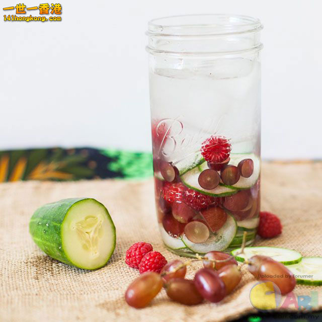 adaymag-detox-water-12.jpg