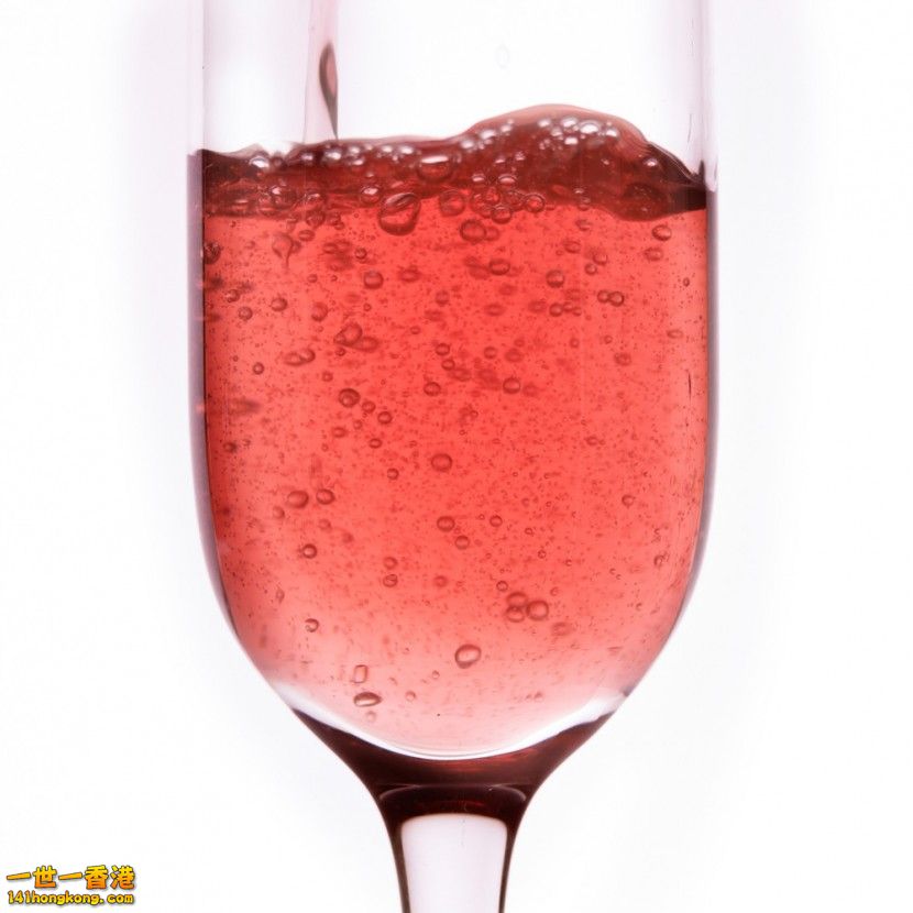 adaymag-these-are-the-drinks-bartenders-really-order-when-they-re-not-on-the-job.jpg