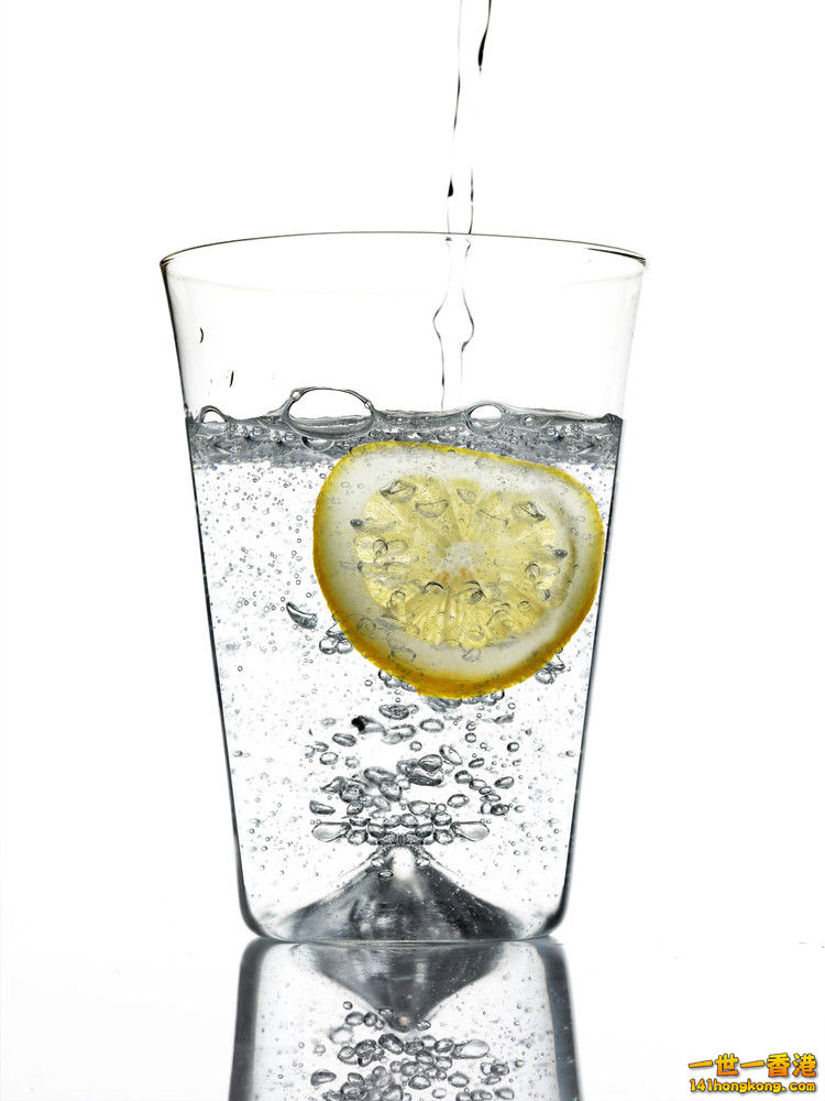 adaymag-these-are-the-drinks-bartenders-really-order-when-they-re-not-on-the-job-13.jpg