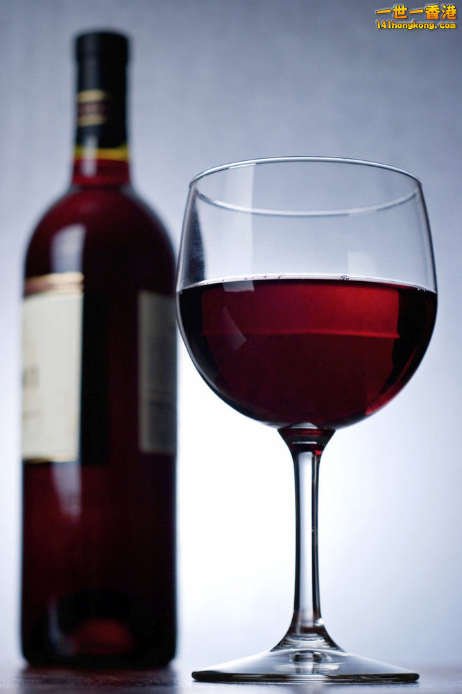 adaymag-these-are-the-drinks-bartenders-really-order-when-they-re-not-on-the-job-14.jpg