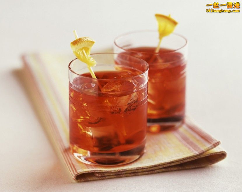 adaymag-these-are-the-drinks-bartenders-really-order-when-they-re-not-on-the-job.jpg