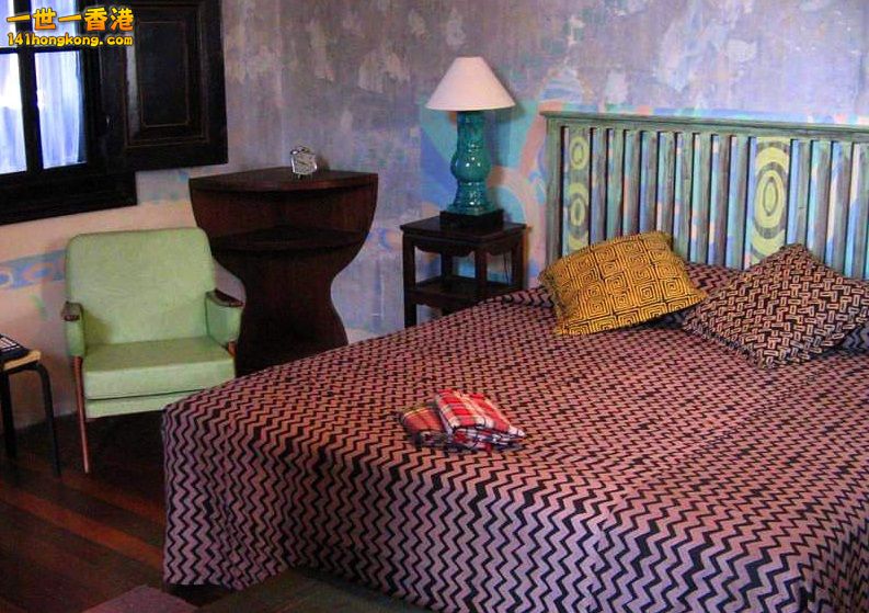 penang-blue-mansion-room-double-bed.jpg