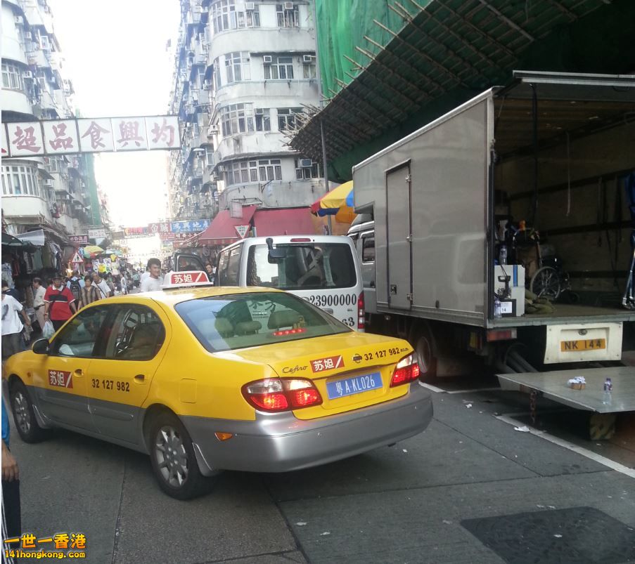 TAXI.JPG