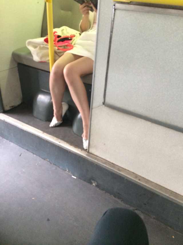 2142579911.jpg
