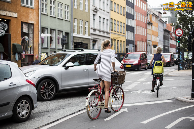 copenhagen_cycle_girl.jpg