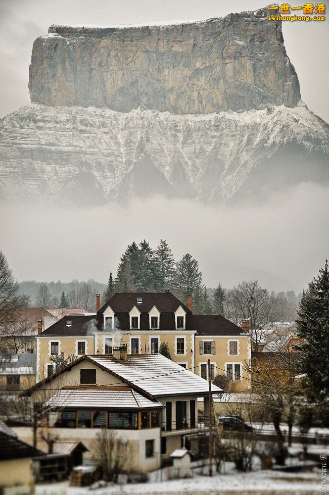 Mont Aiguille 7375492796_1d25f484a1_h.jpg