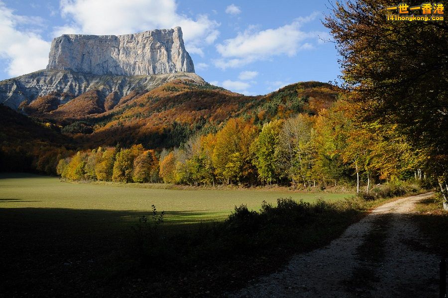Mont Aiguille 11970493644_4d3379671a_b.jpg