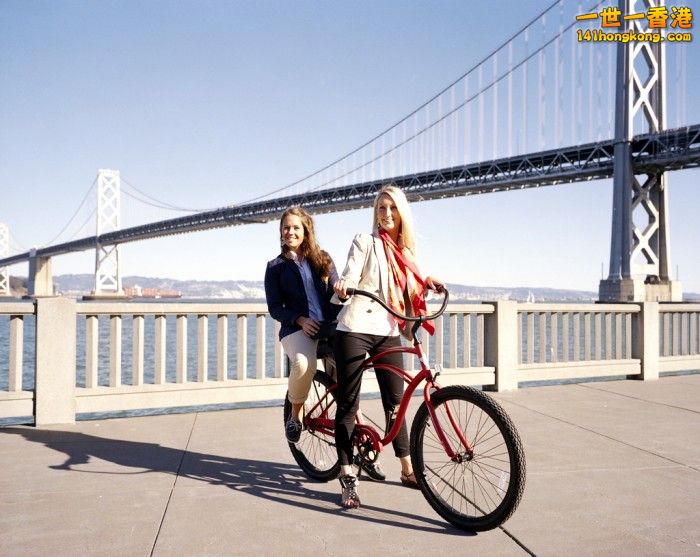 girls-on-bikes-700x557.jpg