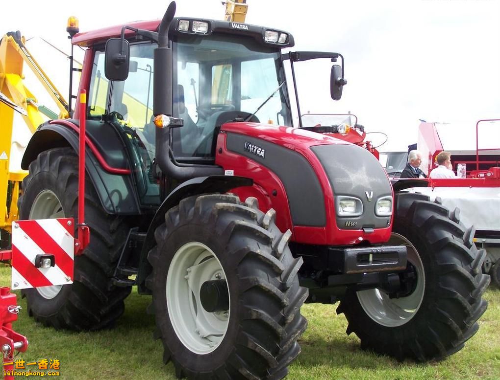 Valtra_N141.jpg