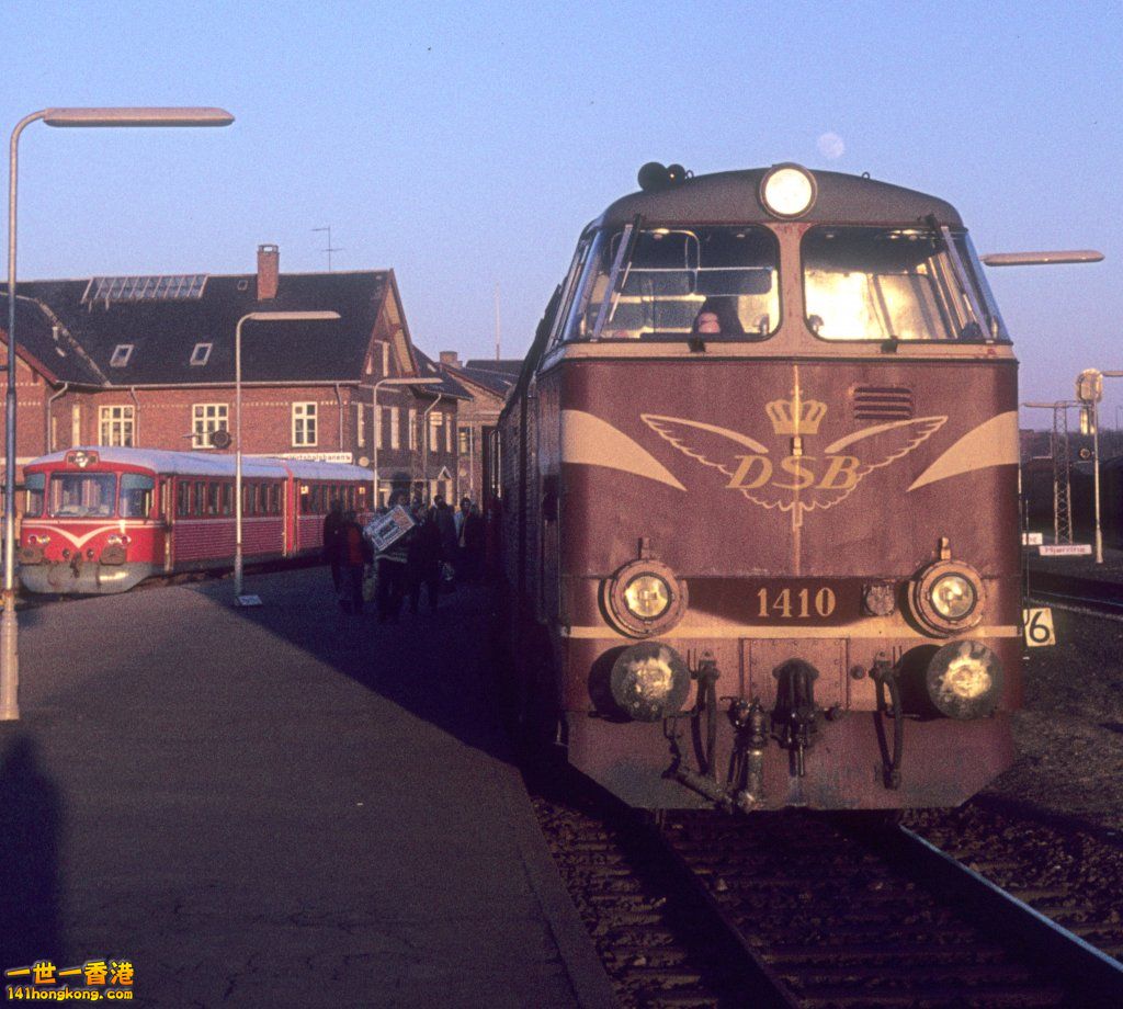 dsb-mz-1410-haelt-hjrring-646765.jpg