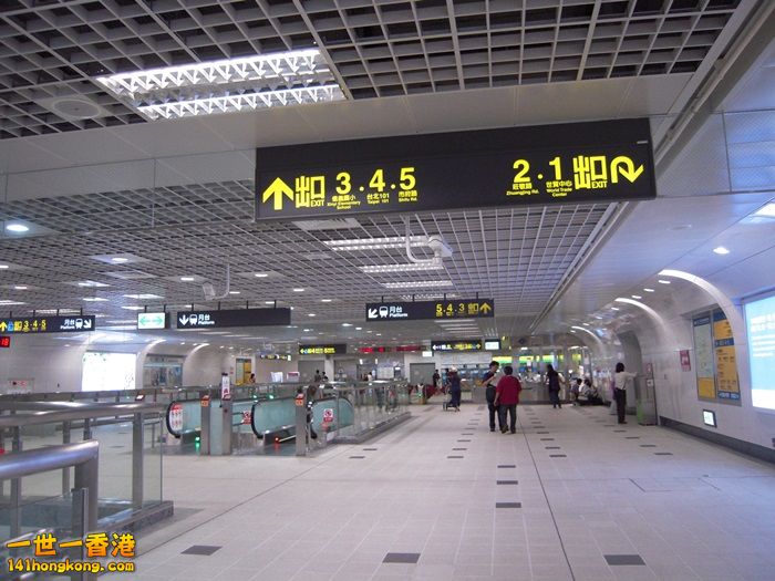 台北的地鐵特別寧靜