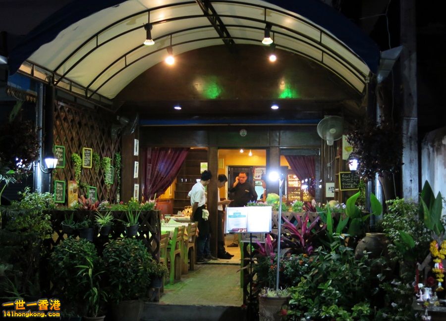 043.jpg