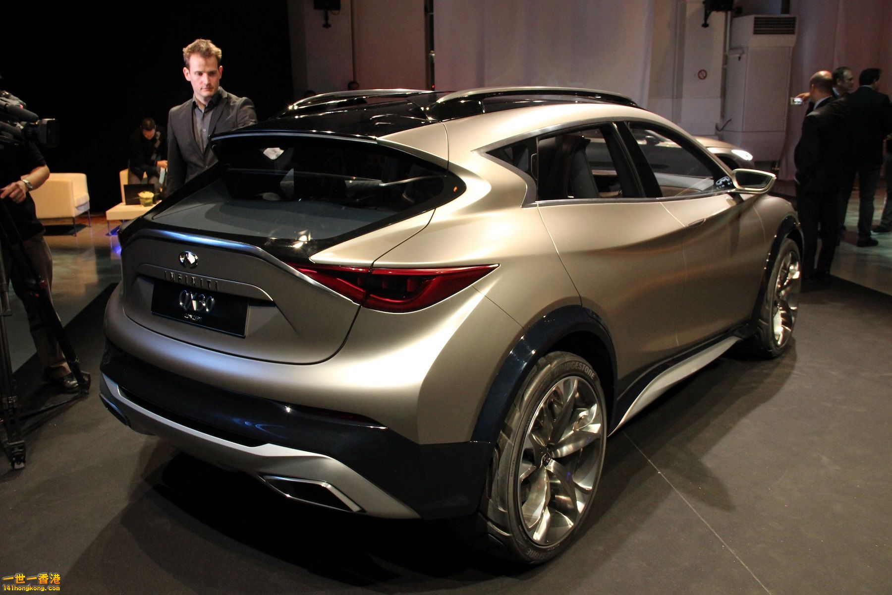 Infiniti-QX30-Concept.jpg